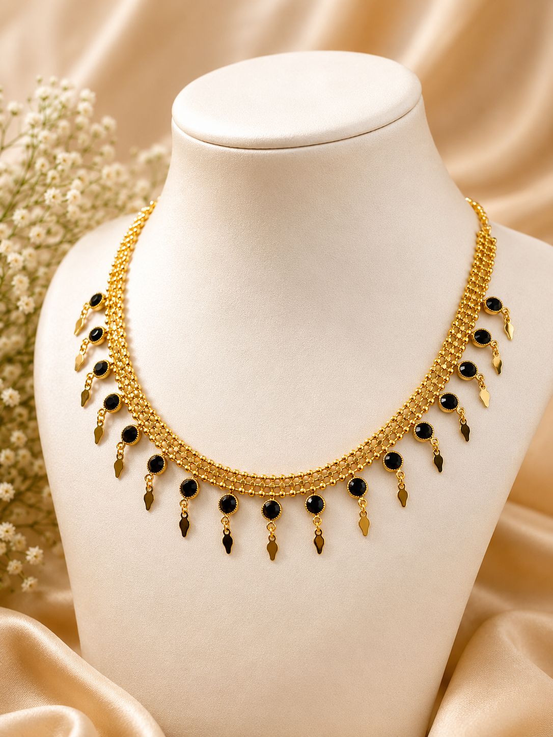 Elakkathali with black stone Necklace